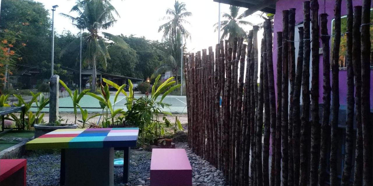 Above & Beyond Hostel Baan Tai Buitenkant foto